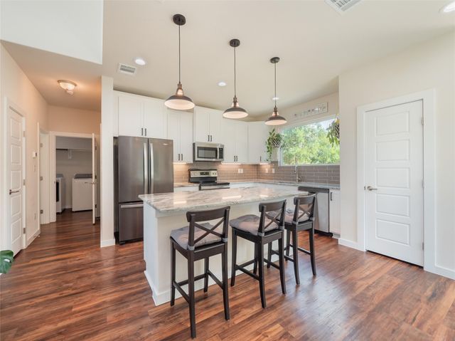 132 Koele CT, Bastrop, TX 78602