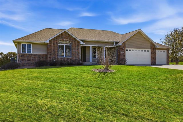 6060 Wayside Circle, Cedar Rapids, IA 52411