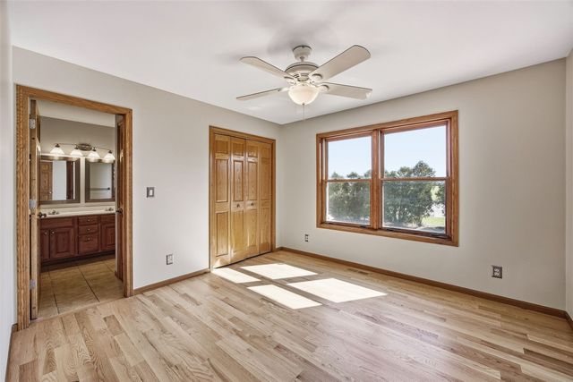 6060 Wayside Circle, Cedar Rapids, IA 52411