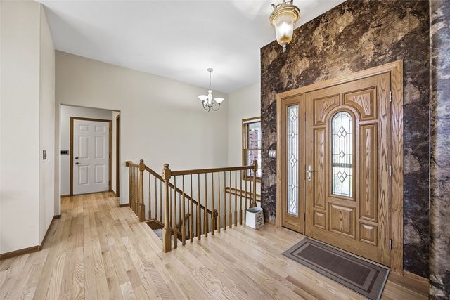 6060 Wayside Circle, Cedar Rapids, IA 52411