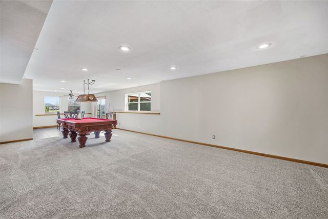 6060 Wayside Circle, Cedar Rapids, IA 52411