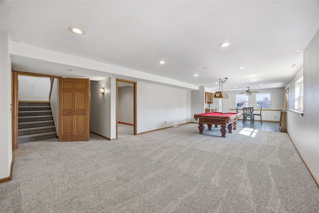 6060 Wayside Circle, Cedar Rapids, IA 52411