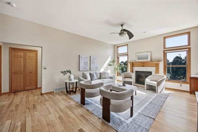 6060 Wayside Circle, Cedar Rapids, IA 52411