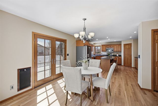 6060 Wayside Circle, Cedar Rapids, IA 52411