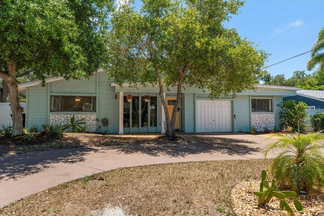 1105 SUNNYDALE DRIVE, Clearwater, FL 33755