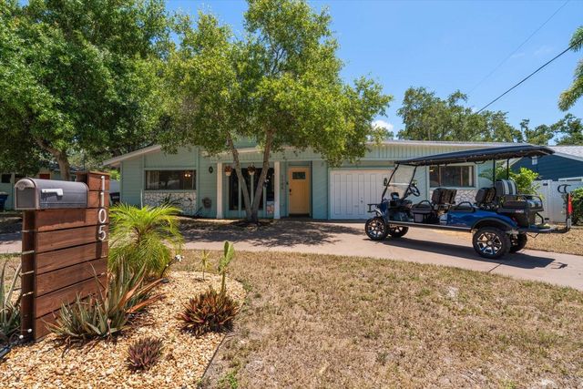 1105 SUNNYDALE DRIVE, Clearwater, FL 33755