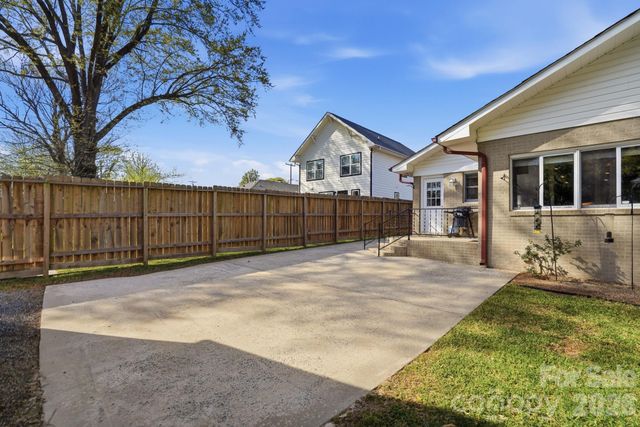 211 Cedar Street, Belmont, NC 28012