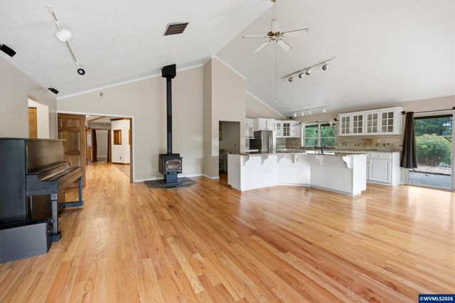 965 Wild Rose Dr, Corvallis, OR 97330