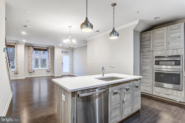 23586 WATERFORD DOWNS TER, Ashburn, VA 20148