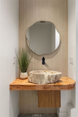 2619 S Rimpau Blvd, Los Angeles, CA 90016