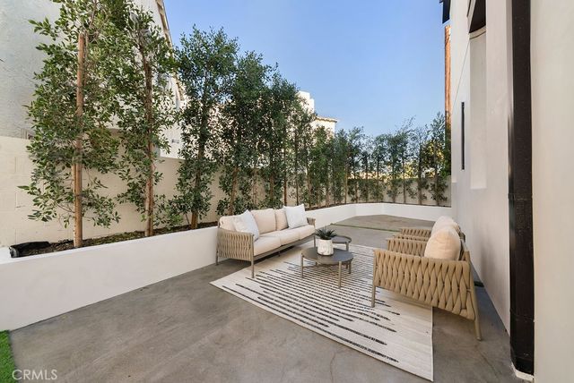 2619 S Rimpau Blvd, Los Angeles, CA 90016