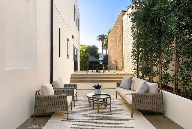 2619 S Rimpau Blvd, Los Angeles, CA 90016