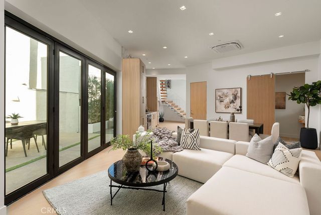 2619 S Rimpau Blvd, Los Angeles, CA 90016