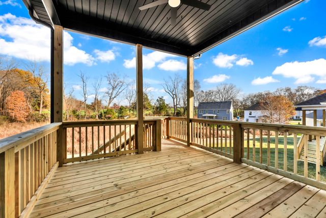 1165 Mourning Cloak Dr, Clarksville, TN 37043