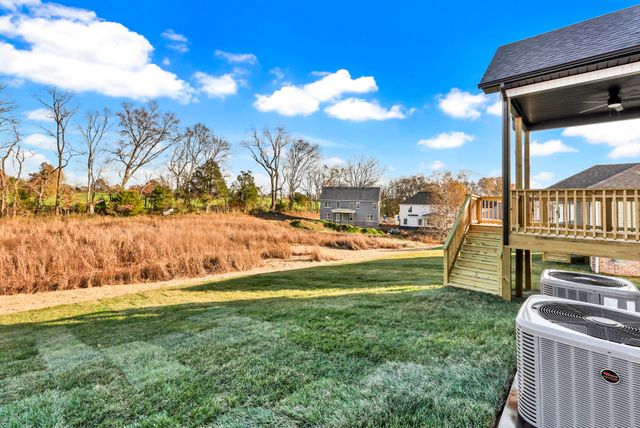 1165 Mourning Cloak Dr, Clarksville, TN 37043