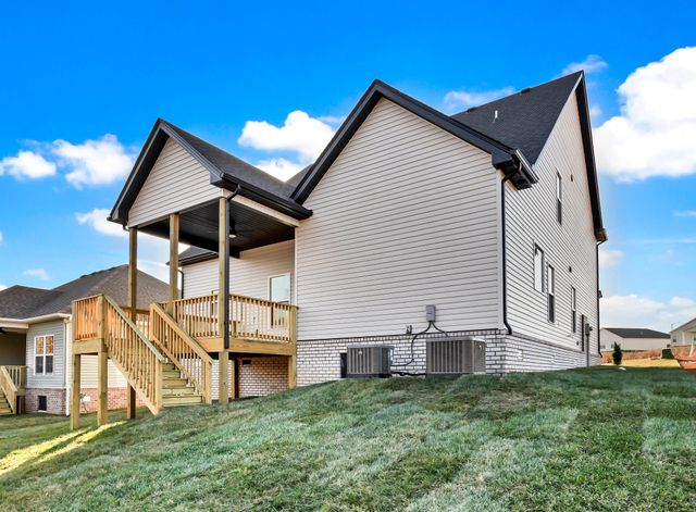 1165 Mourning Cloak Dr, Clarksville, TN 37043