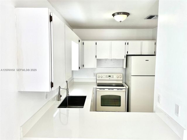 20044 SW 87th Pl -, Cutler Bay, FL 33189