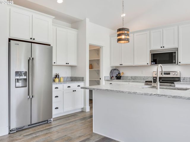 35636 BELLA RIDGE Loop, Astoria, OR 97103