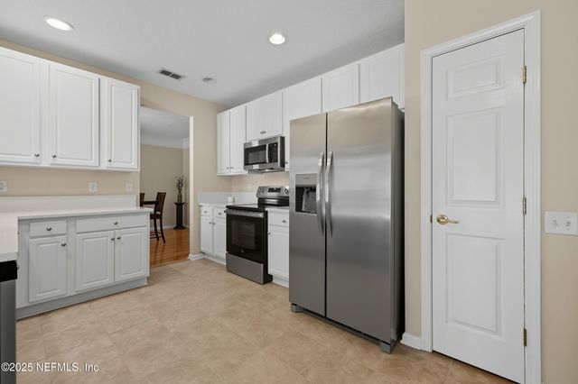 10537 CRESTON GLEN Circle, Jacksonville, FL 32256