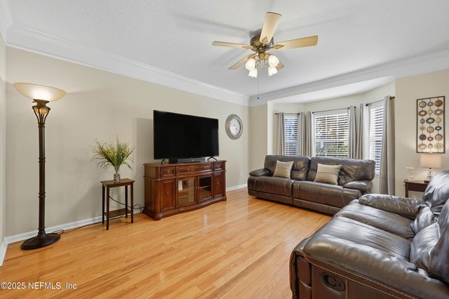 10537 CRESTON GLEN Circle, Jacksonville, FL 32256