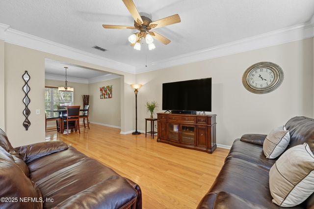 10537 CRESTON GLEN Circle, Jacksonville, FL 32256