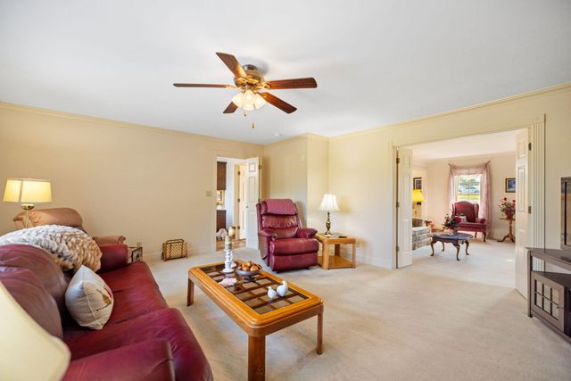 102 Old Pond Way, Richmond, KY 40475