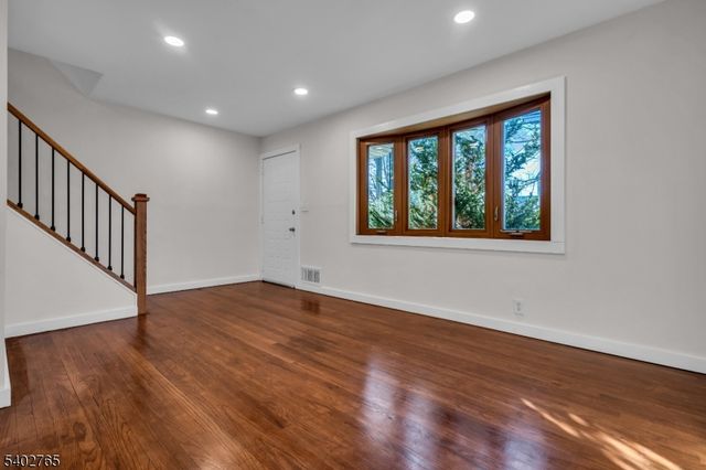 1663 Columbus Pl, Rahway City, NJ 07065