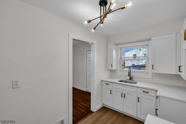 1663 Columbus Pl, Rahway City, NJ 07065