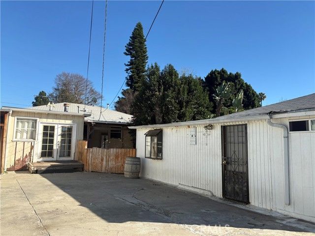 6331 Columbus Avenue, Van Nuys (los Angeles), CA 91411