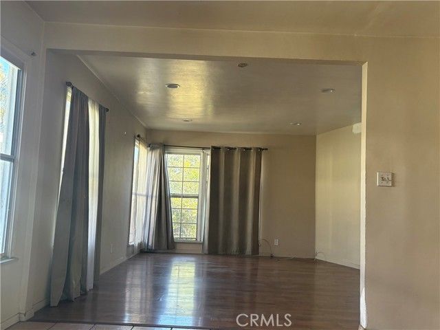 6331 Columbus Avenue, Van Nuys (los Angeles), CA 91411