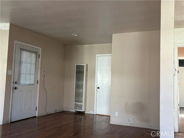 6331 Columbus Avenue, Van Nuys (los Angeles), CA 91411