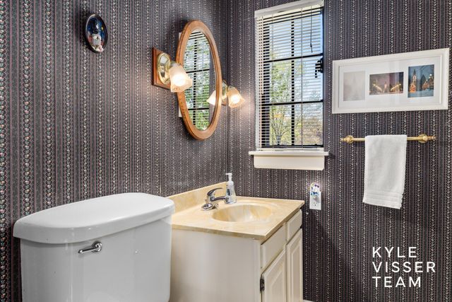 1504 Lake Grove Avenue SE, East Grand Rapids, MI 49506