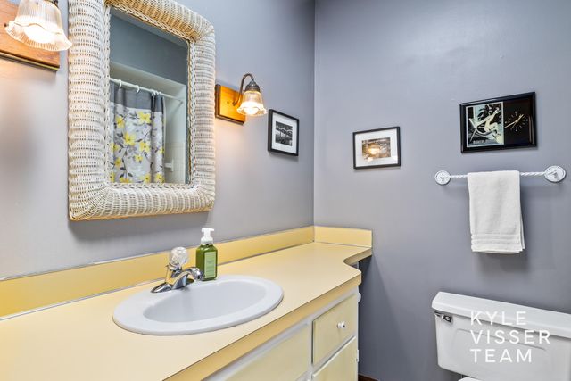 1504 Lake Grove Avenue SE, East Grand Rapids, MI 49506
