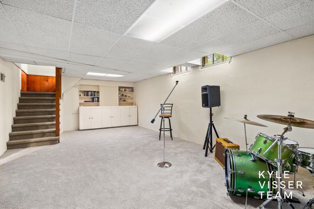 1504 Lake Grove Avenue SE, East Grand Rapids, MI 49506