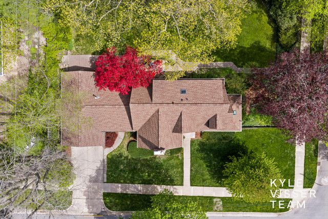 1504 Lake Grove Avenue SE, East Grand Rapids, MI 49506