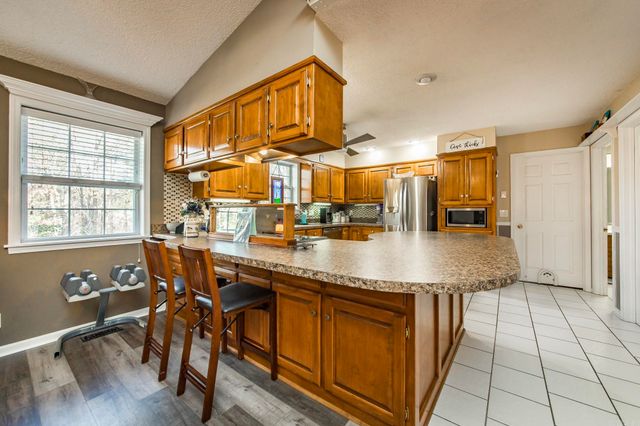 4 Miranda Lane, Hot Springs Village, AR 71909