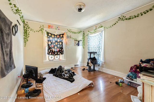 515 W Hillsdale Street, Lansing, MI 48933