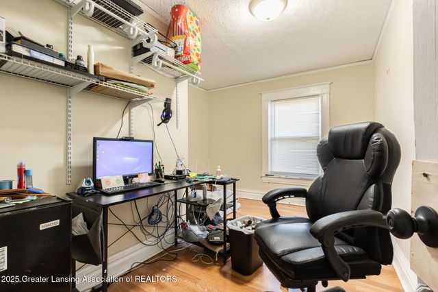 515 W Hillsdale Street, Lansing, MI 48933