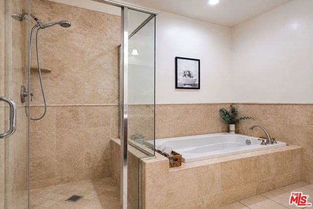 15206 Burbank Boulevard 116, Sherman Oaks, CA 91411