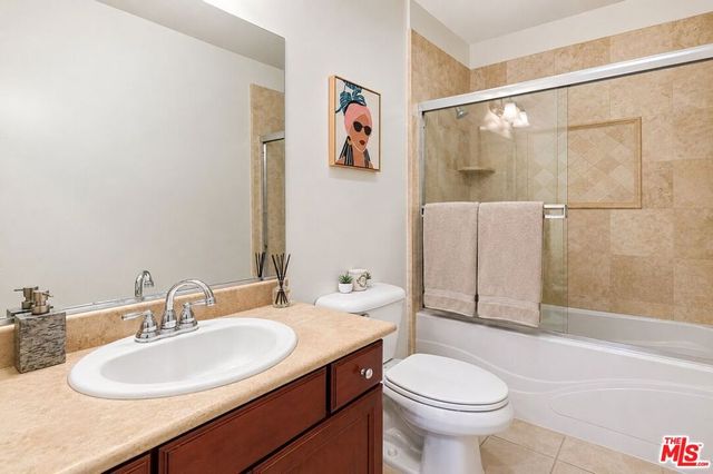 15206 Burbank Boulevard 116, Sherman Oaks, CA 91411