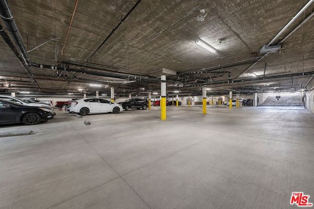15206 Burbank Boulevard 116, Sherman Oaks, CA 91411