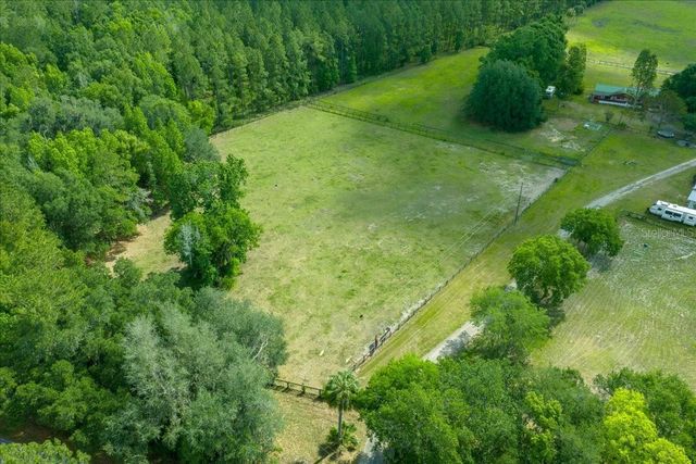 18585 N HIGHWAY 329, Reddick, FL 32686