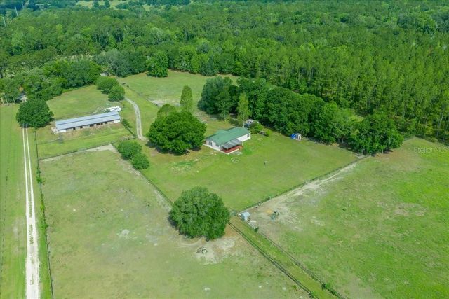 18585 N HIGHWAY 329, Reddick, FL 32686