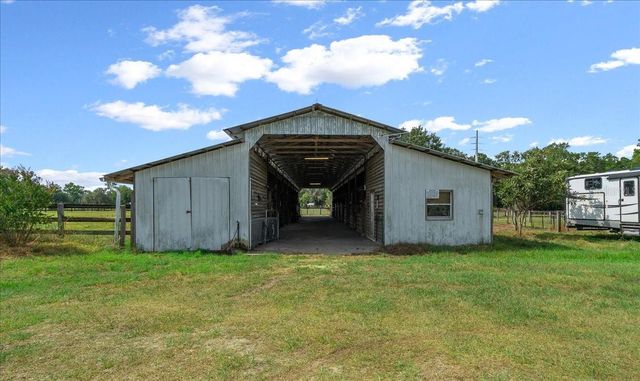 18585 N HIGHWAY 329, Reddick, FL 32686