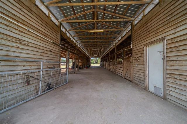 18585 N HIGHWAY 329, Reddick, FL 32686