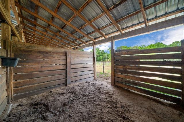18585 N HIGHWAY 329, Reddick, FL 32686