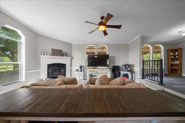 18585 N HIGHWAY 329, Reddick, FL 32686
