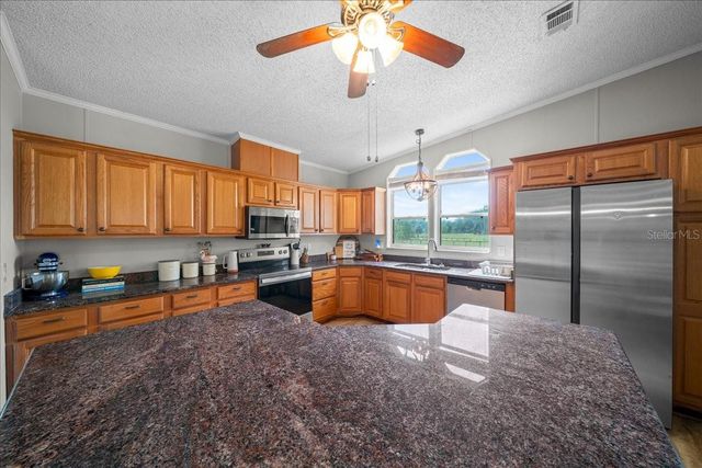 18585 N HIGHWAY 329, Reddick, FL 32686