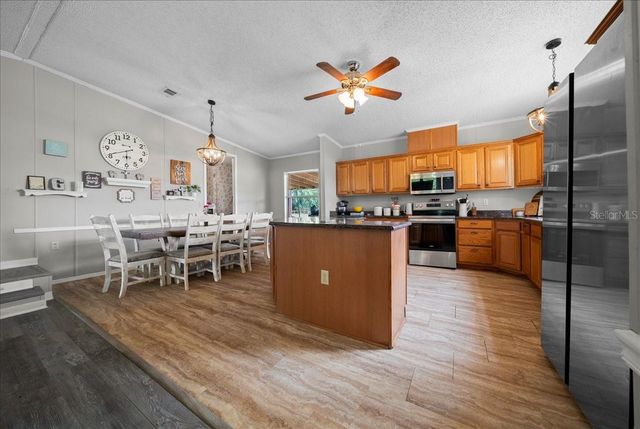 18585 N HIGHWAY 329, Reddick, FL 32686