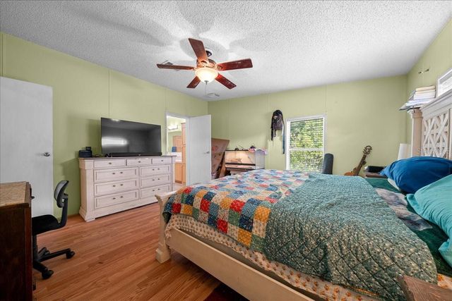 18585 N HIGHWAY 329, Reddick, FL 32686